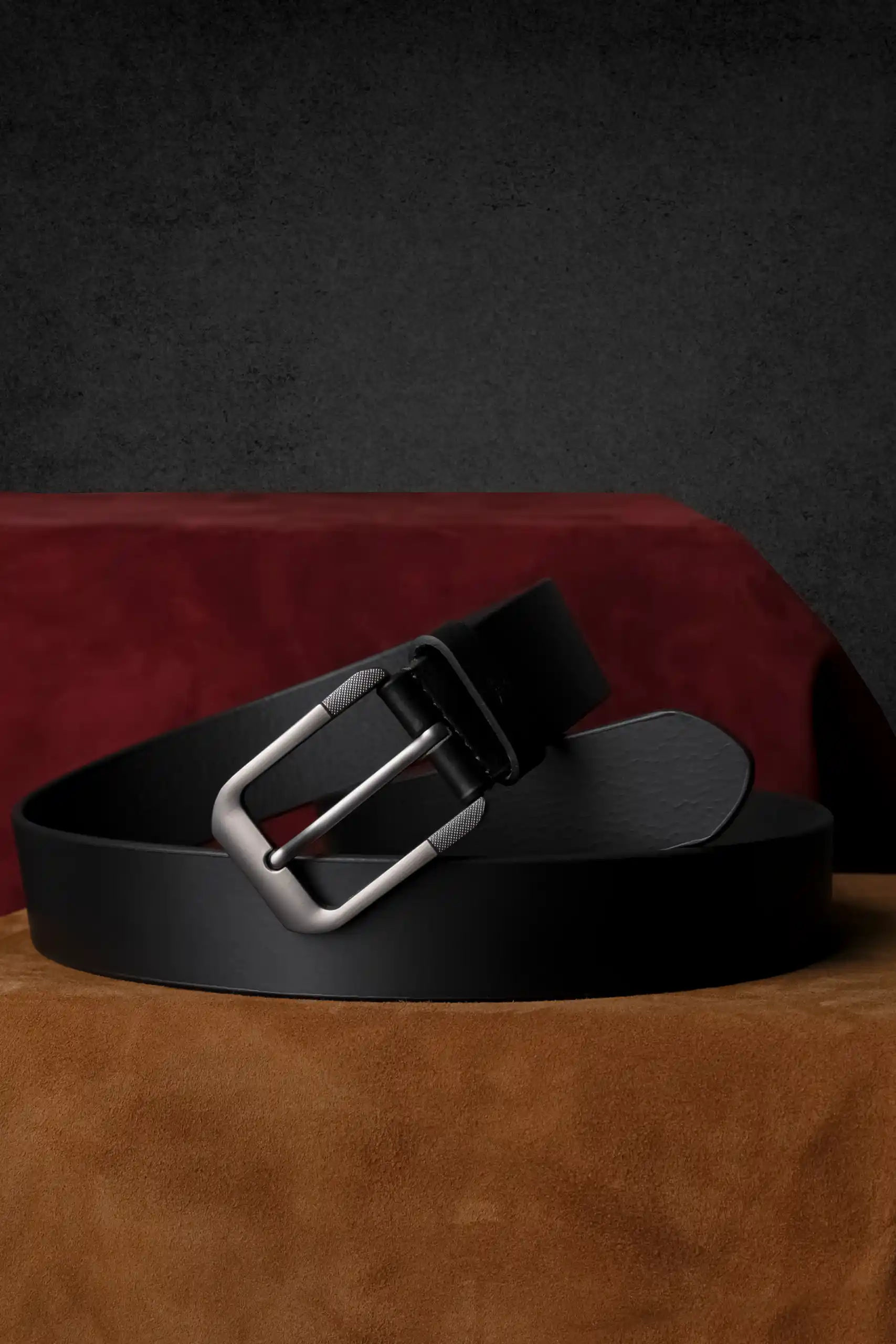 Premium 35mm black full-grain leather belt for men with alloy buckle